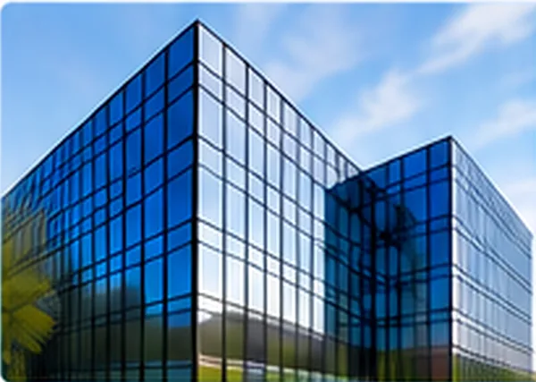 Edificio de oficinas moderno de vidrio